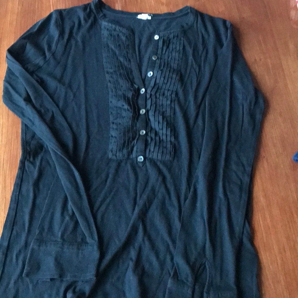 J CREW black tuxedo tee shirt. Super cute !